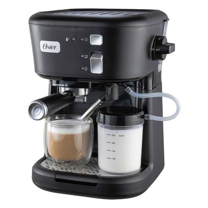 Prepara un cappuccino en tu cafetera Oster® PrimaLatte® BVSTEM6601