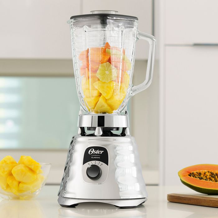 Licuadora clásica Oster® cromada con perilla ergonómica de 3 velocidades BLST4655 - Oster
